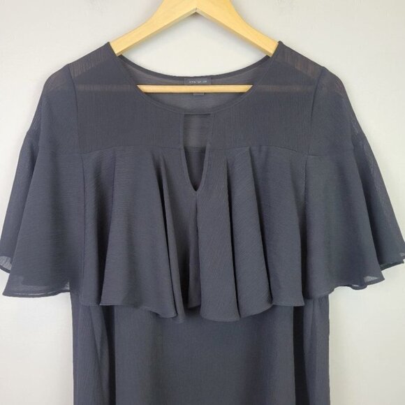 𝅺ann Taylor Ruffle Short Sleeve Blouse Black XS - Picture 3 of 10